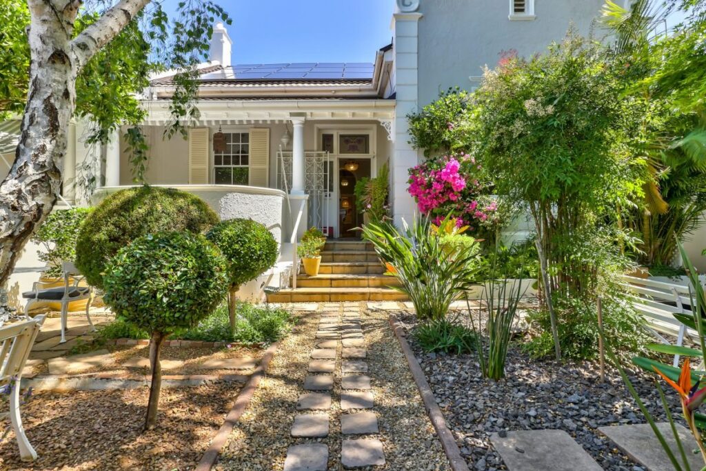 Parker cottage exterior 1