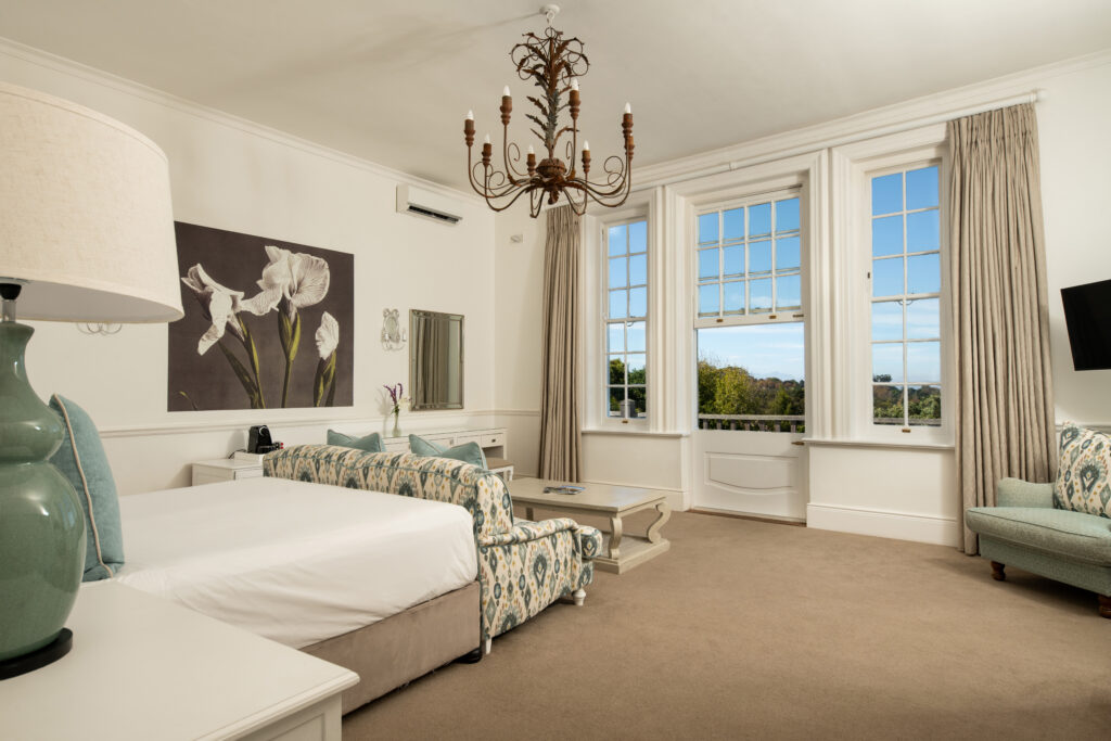 m Room41 Bedroom_hero