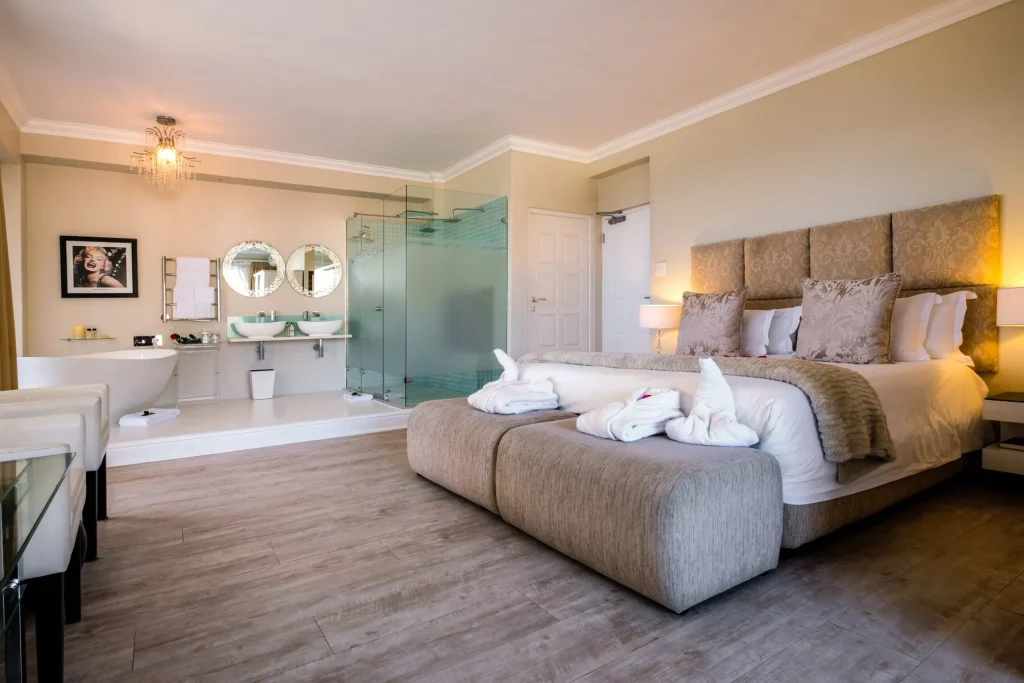 3_on_Camps_Bay-room 1