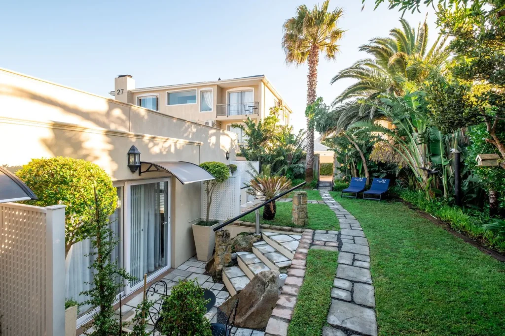 3_on_Camps_Bay_outside 4