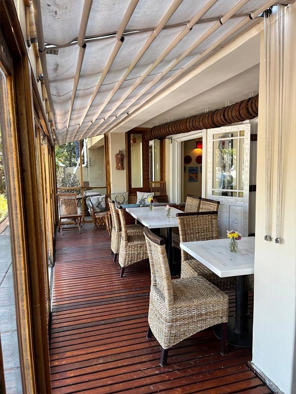 Ikhaya Lodge inside 3