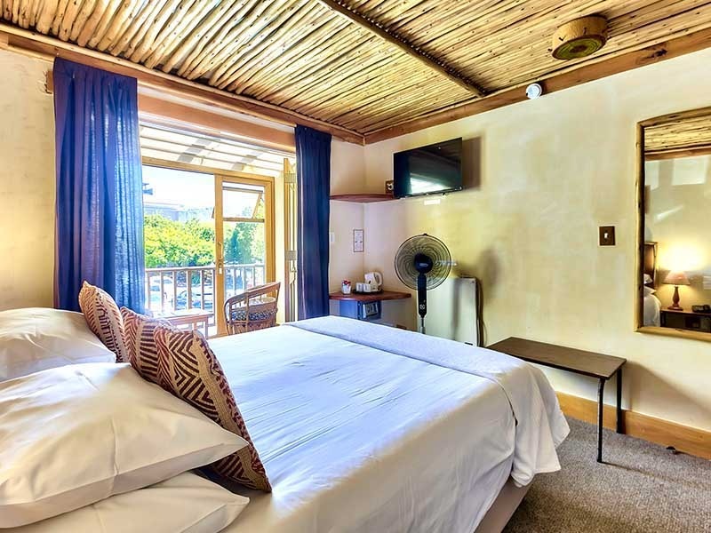 Ikhaya Lodge room 1